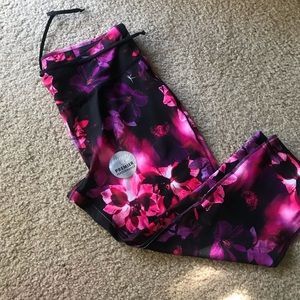 Dankskin Now - Cute fitted workout capris